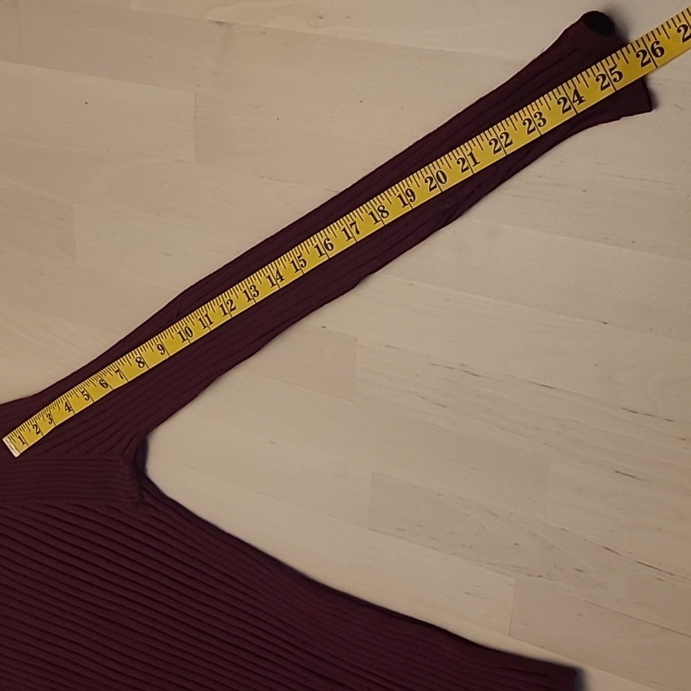 EUC Y2K Claiborne Mens Fitted Ribbed Stretchy Maroon Sweater - Picture 7 of 10